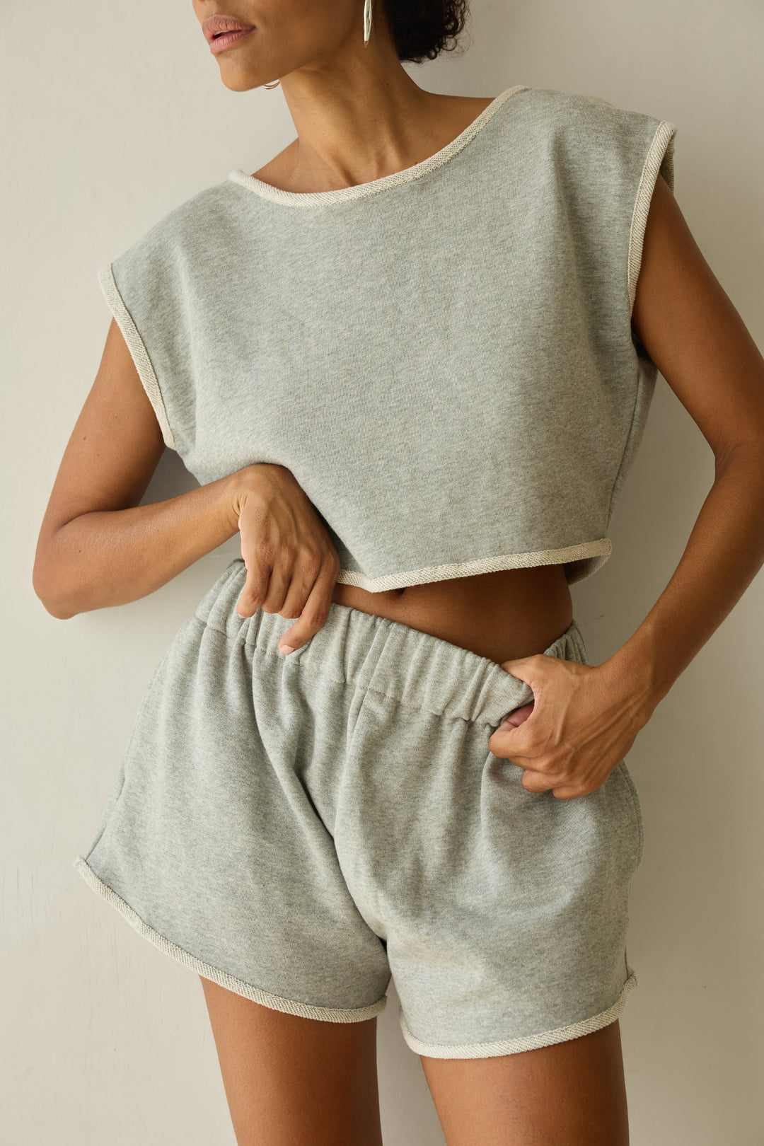 NEEN Crop grey