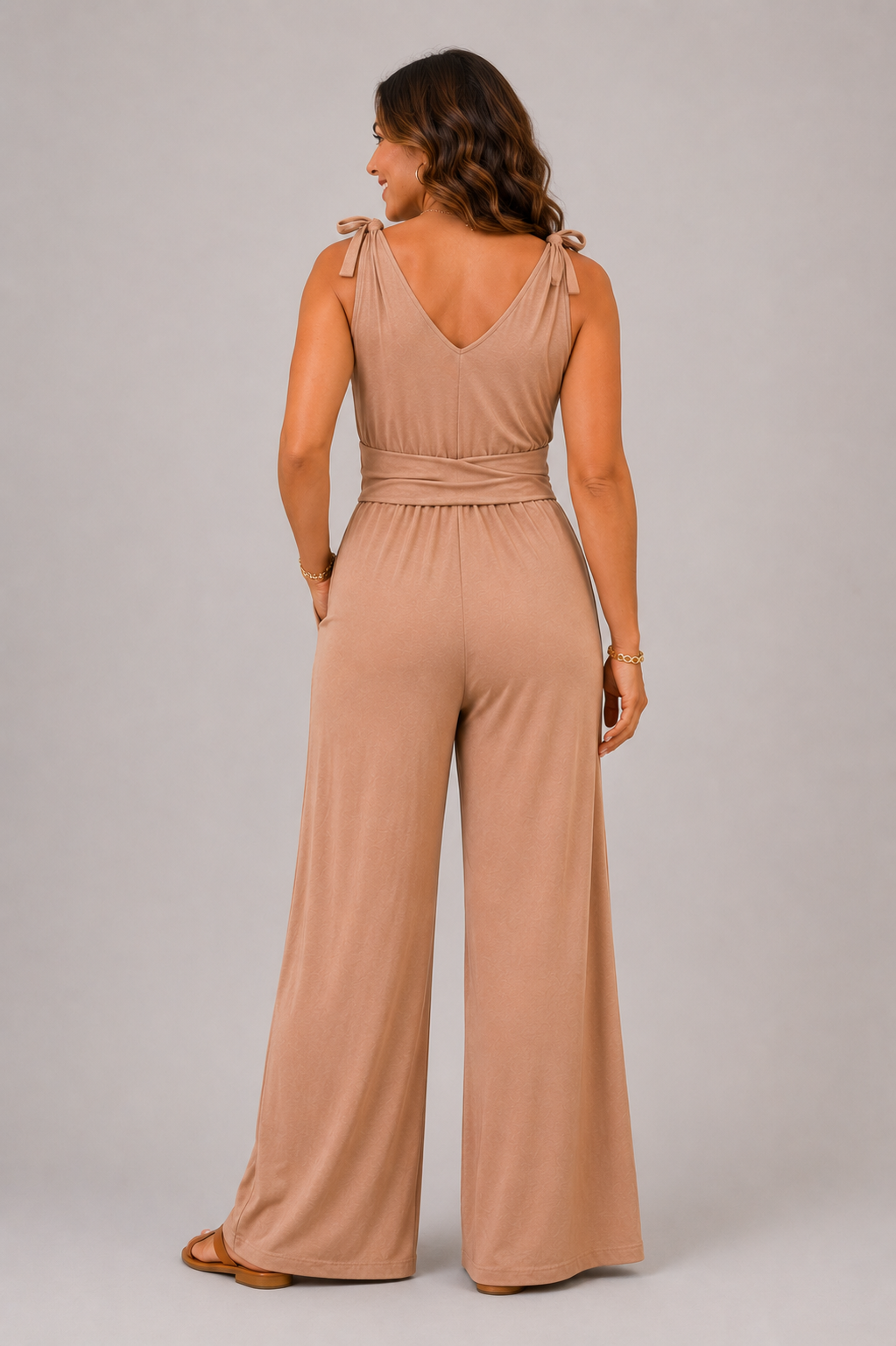 Julies Jumpsuit | V-neck & Wide-leg